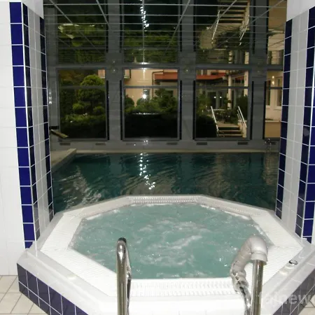 Apartamentyprzymorzu Wschod Slonca Olymp Z Basenem 코워브제크