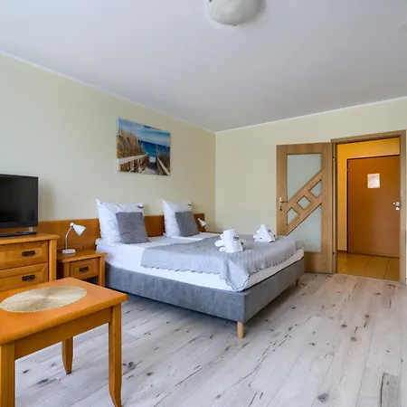 Apartamentyprzymorzu Wschod Slonca Olymp Z Basenem 코워브제크