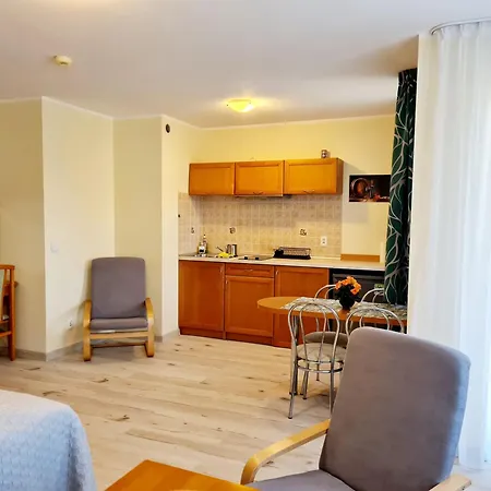 Apartamentyprzymorzu Wschod Slonca Olymp Z Basenem 코워브제크